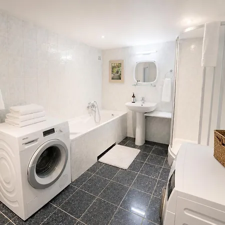 Dom W Sidzinie Z Basenem 12 Osobowy Vakantiehuis
